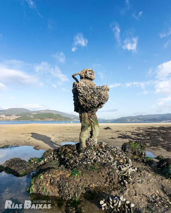 Monumento al capitán Nemo, en Cesantes